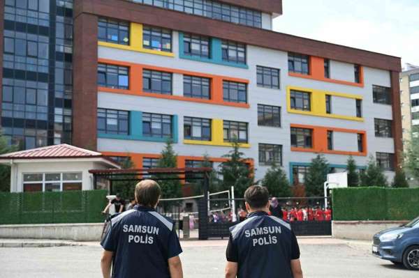 Samsun'da jandarma ve polisin okul çevrelerindeki güvenlik tedbirleri devam ediyor