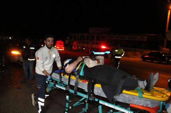 Kula'da trafik kazası: 2'si ağır 4 yaralı