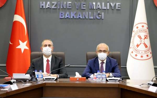 Bakan Elvan, Adalet Bakanı Abdulhamit Gül ile bir araya geldi 