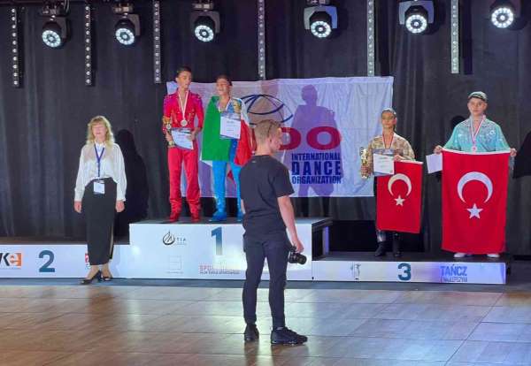Dünya Karayip Dans Şampiyonası'nda Adanalı 7 sporcu madalya aldı - Adana haber