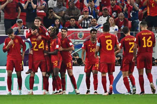 İspanya, Dünya Kupası'na 'farklı' başladı - İstanbul haber