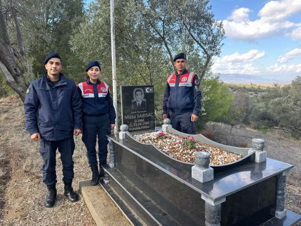 Aydın jandarması şehit öğretmen Sarısaç'ı unutmadı