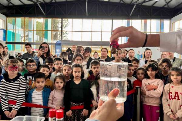 Çocuklar, Bilim Şenliği'nde unutulmayacak bir gün geçirdi