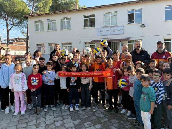 Salihli'deki Galatasaray taraftarlarından okula spor malzemesi desteği