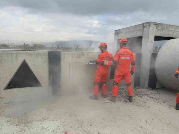 3'üncü Ordu Komutanlığı personeline arama ve kurtarma eğitimi verildi
