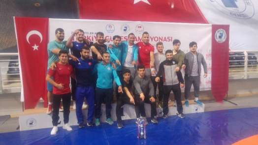 Türkiye Güreş Şampiyonası'nda Bartın Üniversitesi'ne 18 madalya 