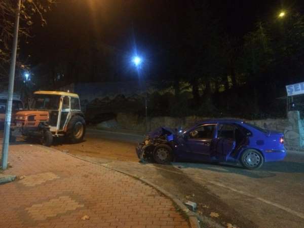 Bilecik'te trafik kazası; 3 kişi yaralandı 