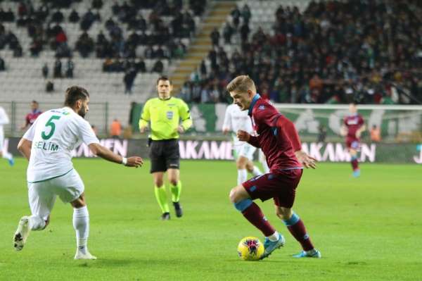 Süper Lig: Konyaspor: 0 - Trabzonspor: 1 (İlk yarı) 