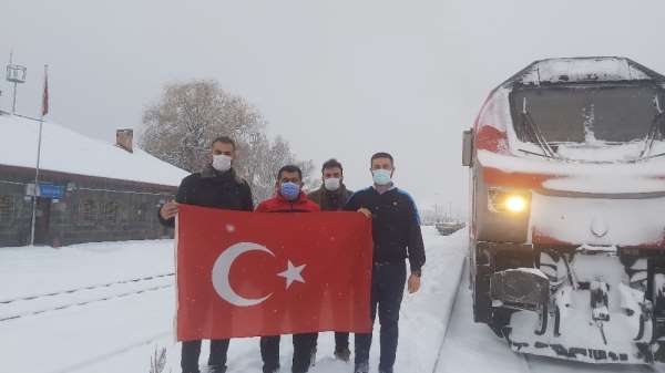 Çin'e giden ikinci ihracat treni personeli Sarıkamış şehitlerini unutmadı