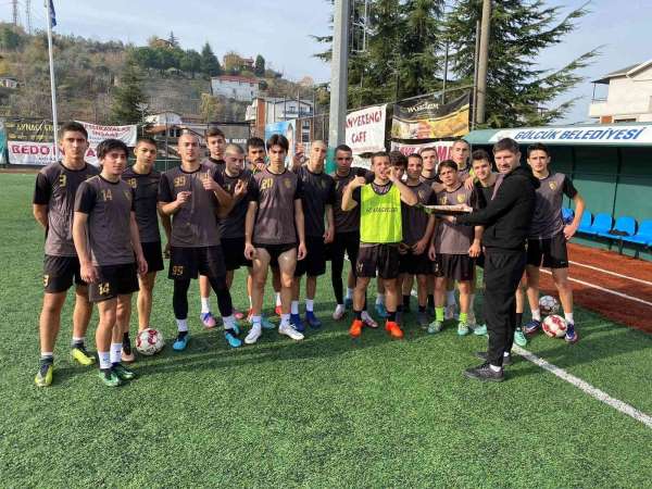 Gürcistan U-17 futbol takımı Aragvelebi, Gölcük'te kamp yaptı