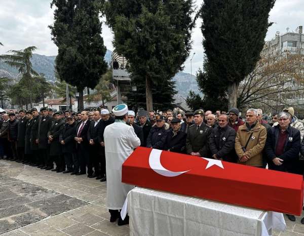 Amasya'nın son Kore gazilerinden Bayram Çelik son yolculuğuna uğurlandı