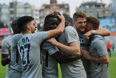 Spor Toto 1. Lig: Adana Demirspor: 3 - Altınordu: 0 (Maç sonucu) 