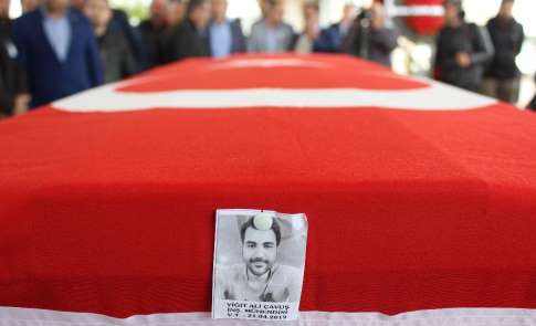 Sri Lanka'daki terör saldırısında hayatını kaybeden Yiğit Ali Çavuş toprağa veri