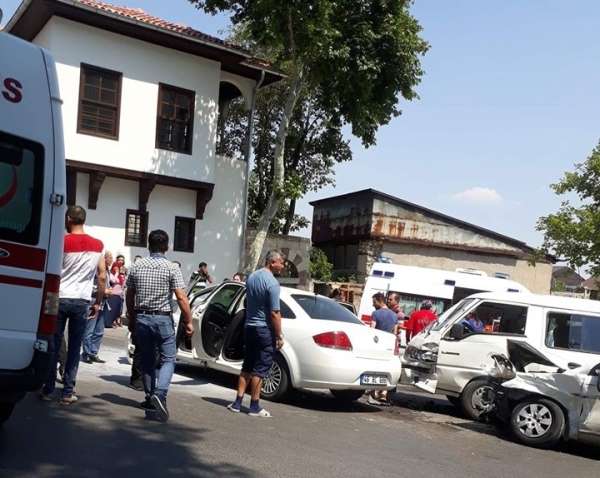 Kahramanmaraş'ta zincirleme kaza: 13 yaralı 