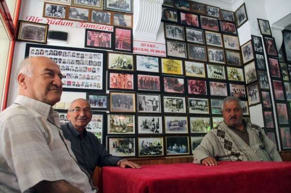 Fotoğraf albümü gibi kahvehane 