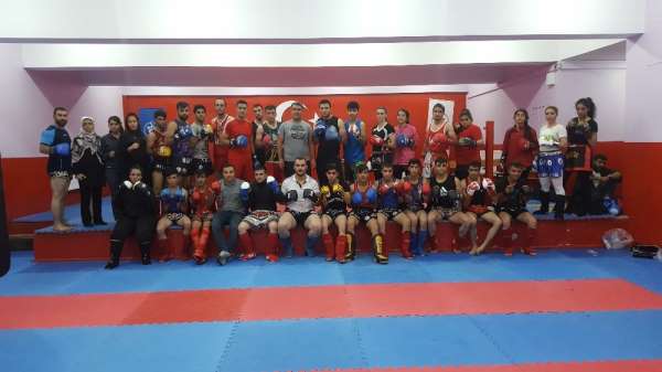 İran ve Türk sporcular Tatvan'da kampa girdi 