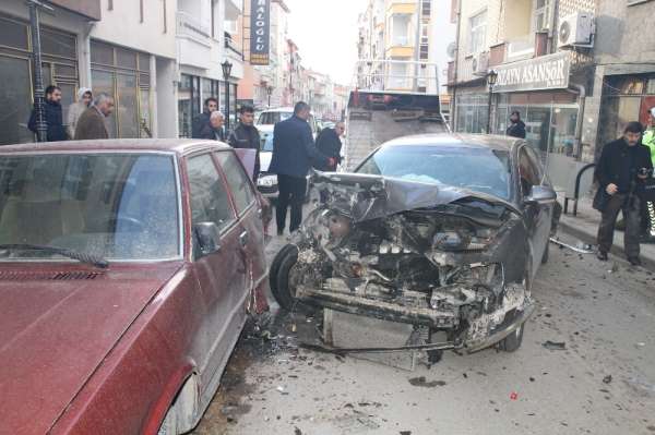 Kırıkkale'de trafik kazası, 2'si ağır 3 yaralı 