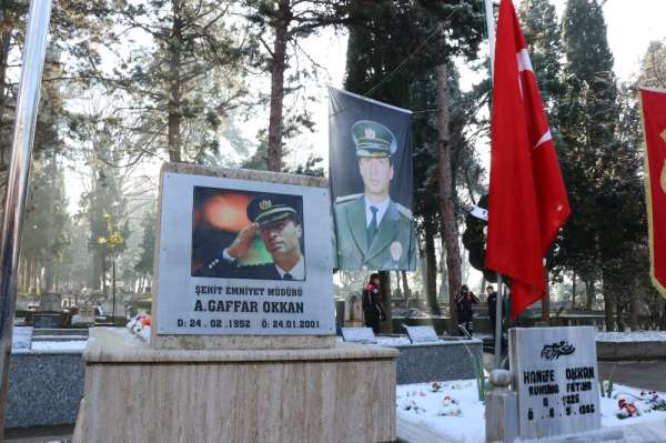 Şehit Emniyet Müdürü Ali Gaffar Okkan, şehadetinin 19. yıl dönümünde mezarı başı