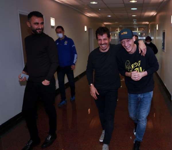 Mesut Özil antrenmanda yer aldı 