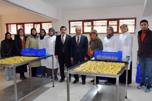 Akşehir Belediyesinden hanımlara meyve kurutma tesisi - Konya haber