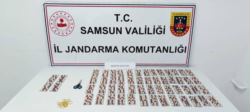 Samsun'da 2 kişi 784 adet uyuşturucu hapla yakalandı
