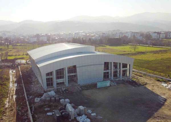 Tekkeköy Yarı Olimpik Yüzme Havuzu'nda sona gelindi