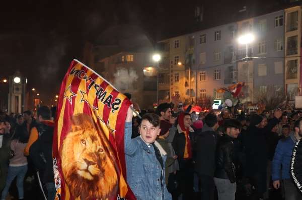 Karaman'da Galatasaraylı taraftarların galibiyet sevinci 