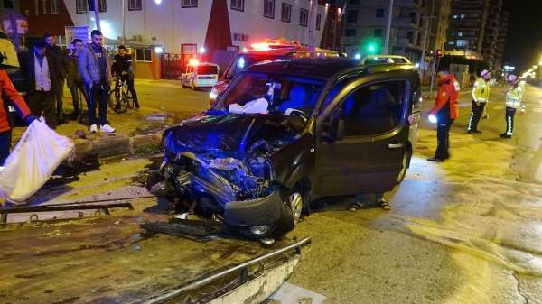 Mersin'de trafik kazaları: 9 yaralı 