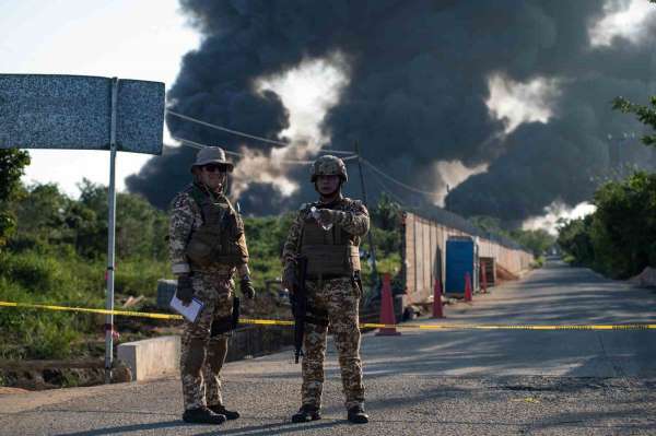 Meksika'da petrol tesisinde patlama: 3 yaralı, 5 kayıp