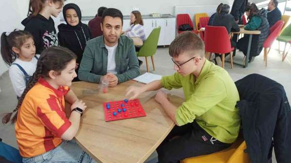 Hisarcık'ta akıl ve zeka oyunları turnuvasına köy ortaokulu damga vurdu