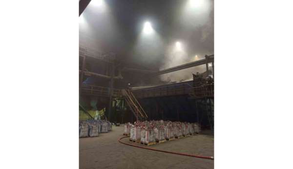 Patlama sonrası meydana gelen yangında Tosçelik fabrikasında hasar oluştu