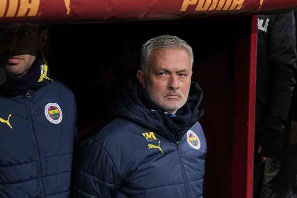 Jose Mourinho, Fenerbahçe'de 3. derbisini de kazanamadı