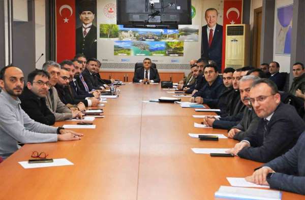 Sinop Valisi'nden belediyelere uyarı: 'Sokak hayvanları belediyelerin barınaklarında olmalı'