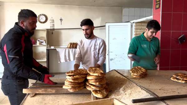 Adilcevaz'da üç fırın Ramazan pidesini eski fiyattan satacak