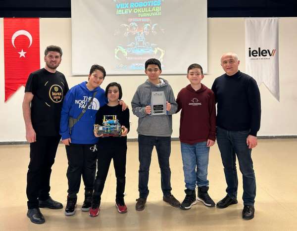 SANKO Okulları 'VEX IQ Robot Yarışması'nda iki birincilik kazandı
