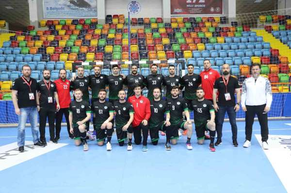 Sakarya Büyükşehir Hentbol takımı Trabzon'da kazanarak zirve takibini sürdürdü