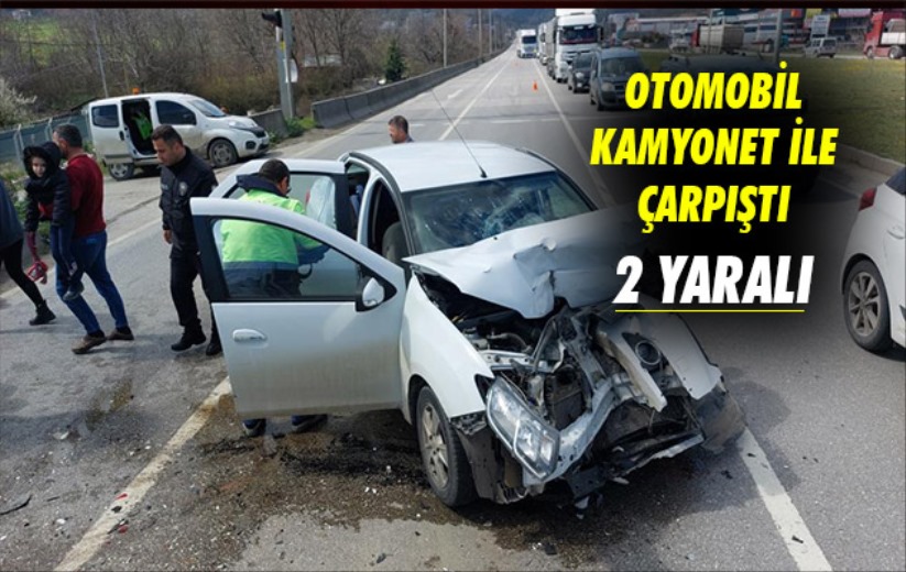 Samsun'da kaza: Otomobil kamyonet ile çarpıştı, 2 kişi yaralandı