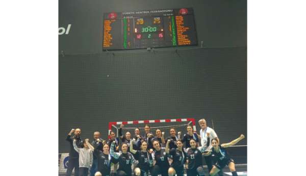 Odunpazarı Gençlik ve Spor Kulübü Kadın Hentbol Takımı finale çıktı