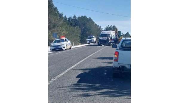 Ardahan'da ambulans kaza yaptı: 3 yaralı