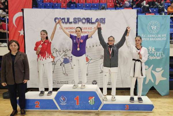 Erzincanlı sporcular güreşte ikinci, taekwondoda üçüncü oldu