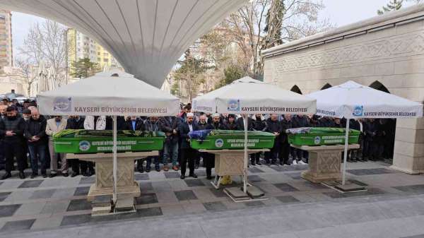 Kızı tarafından defalarca bıçaklanarak öldürülen anne son yolculuğuna uğurlandı