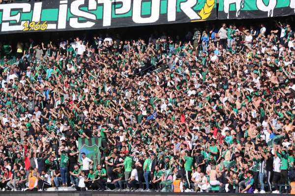 Kocaelispor-Manisa FK maçını 27 bin taraftar izledi - Kocaeli haber