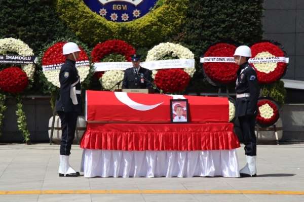 Şehit polis memuru için İstanbul İl Emniyet Müdürlüğü'nde tören düzenlendi - İstanbul haber