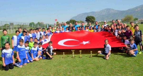 Yunusemre'de 23 Nisan Futbol Turnuvası düzenlendi - Manisa haber