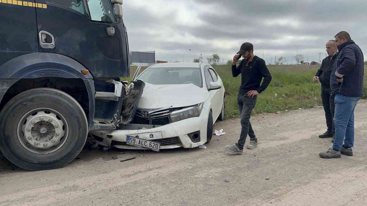 Çorlu'da mıcırlı yoldaki kaza kamerada