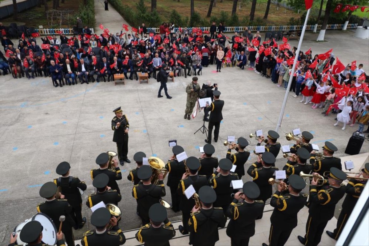 Samsun'da askeri bandodan öğrencilere özel konser