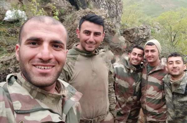 Şehit askerlerin 5'inin aynı karede yer aldığı fotoğraf yürekleri burktu - Hatay haber