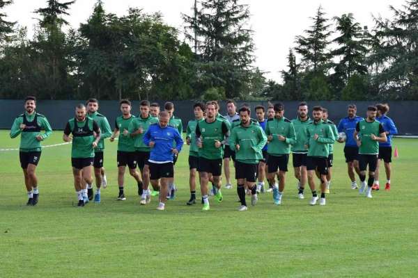 9 futbolcunun 1 dakika bile forma giymediği Denizlispor'u kaptan sırtladı