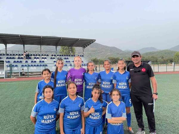 Fethiye'nin kadın futbol takımı çalışmalarını sürdürüyor