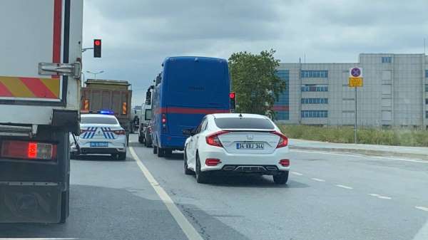 Seçil Erzan'ı davaya götüren cezaevi aracı kaza yaptı